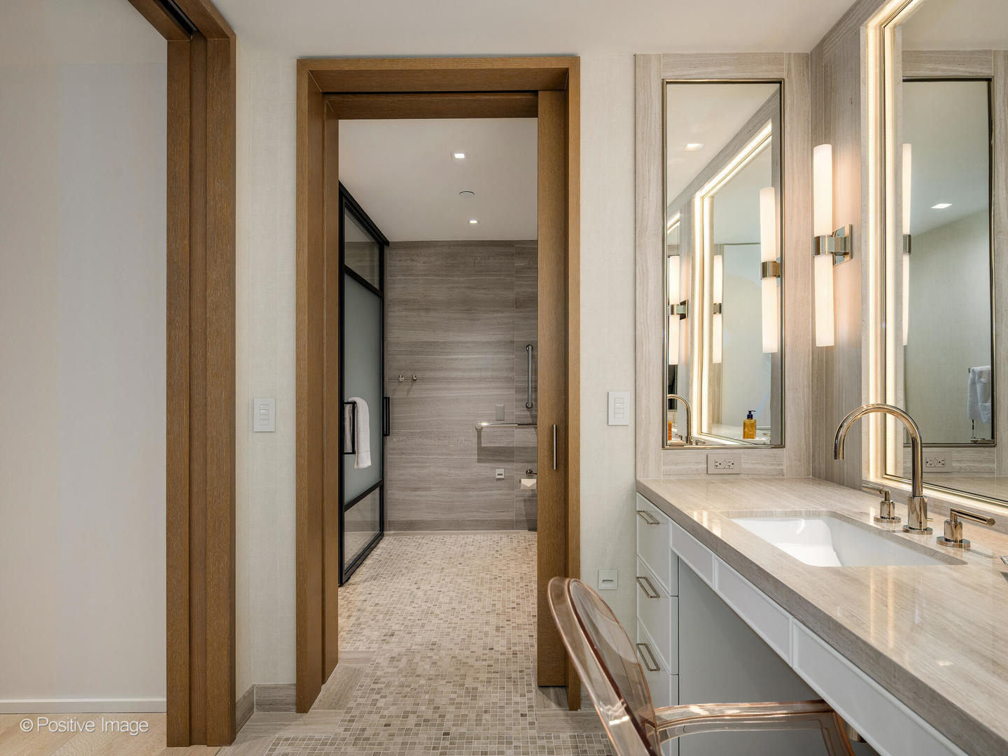 180 E PEARSON Street Unit: 3704-3705