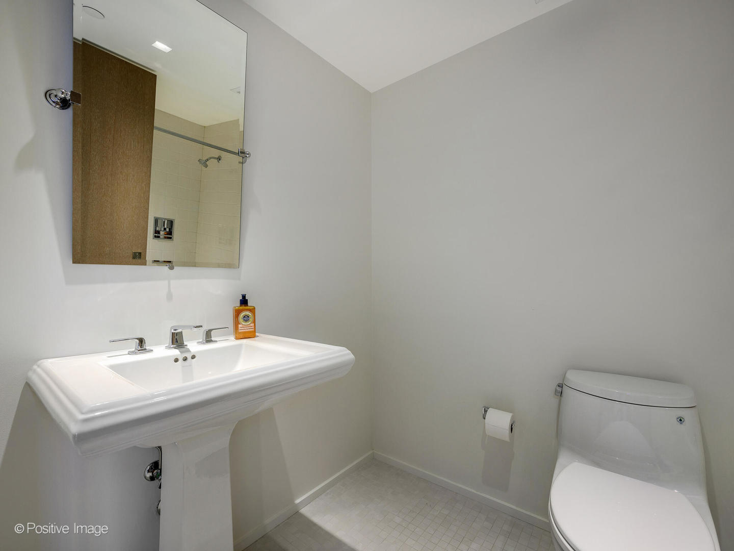 180 E PEARSON Street Unit: 3704-3705