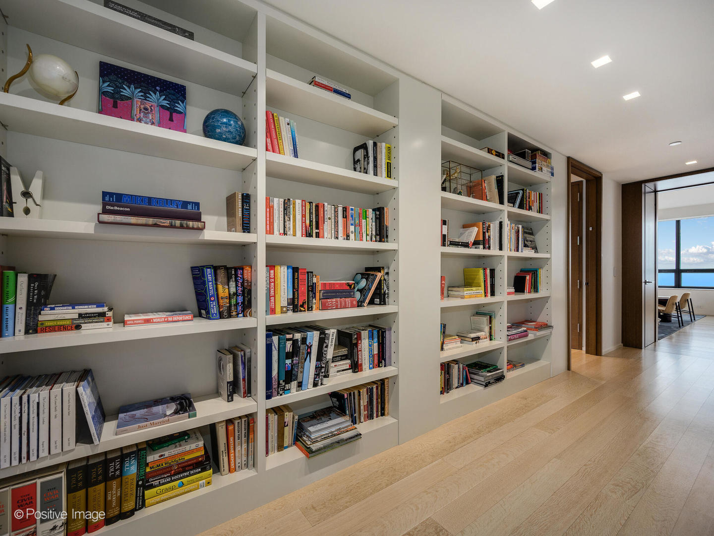 180 E PEARSON Street Unit: 3704-3705