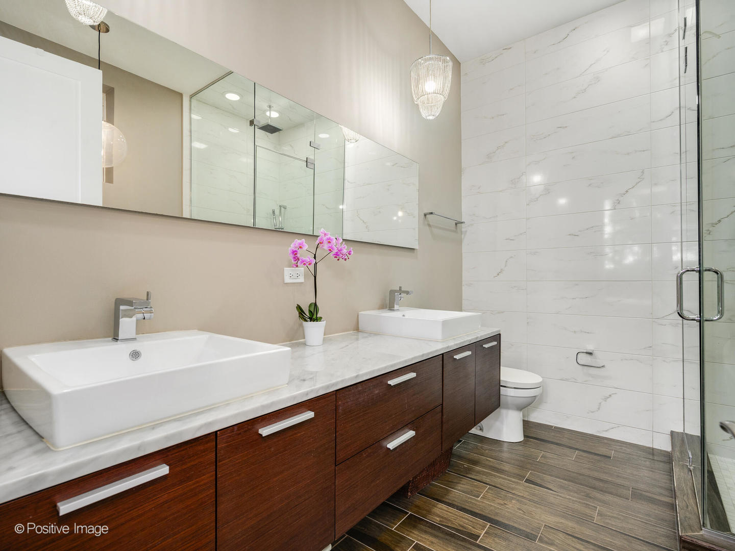 2335 W Lyndale Street Unit: 1