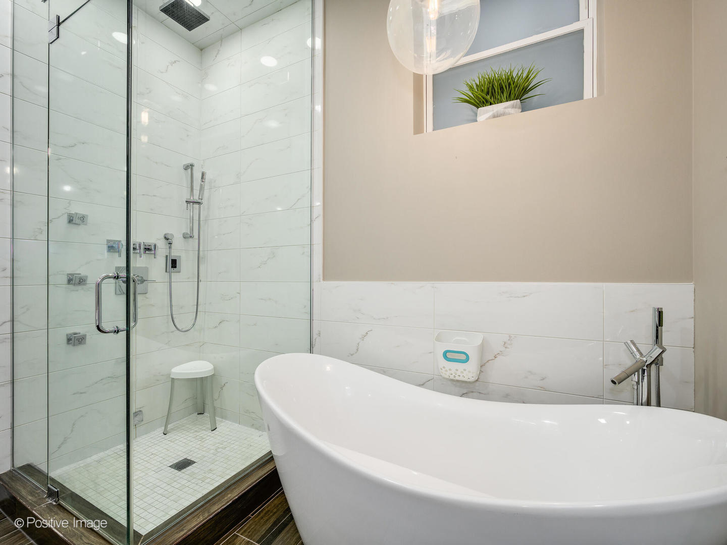 2335 W Lyndale Street Unit: 1