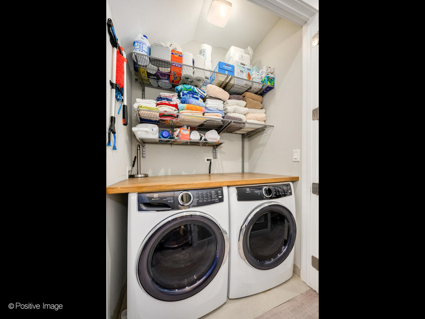 2335 W Lyndale Street Unit: 1