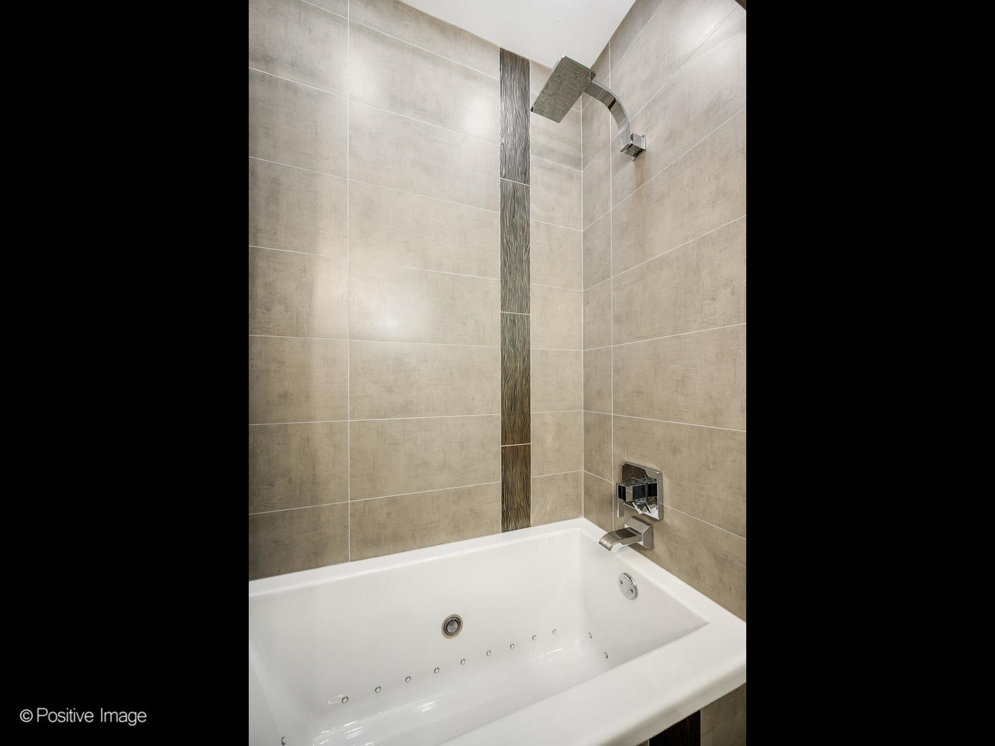 2335 W Lyndale Street Unit: 1