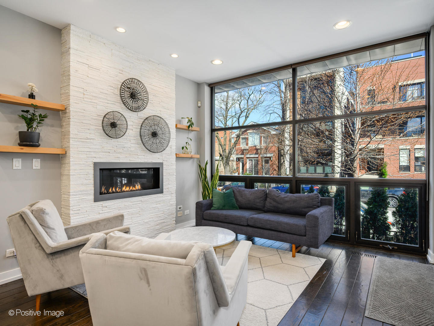 2335 W Lyndale Street Unit: 1