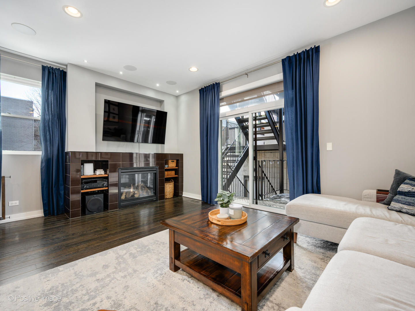 2335 W Lyndale Street Unit: 1