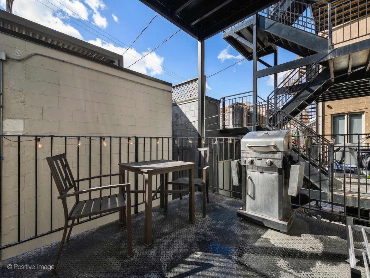 2335 W Lyndale Street Unit: 1