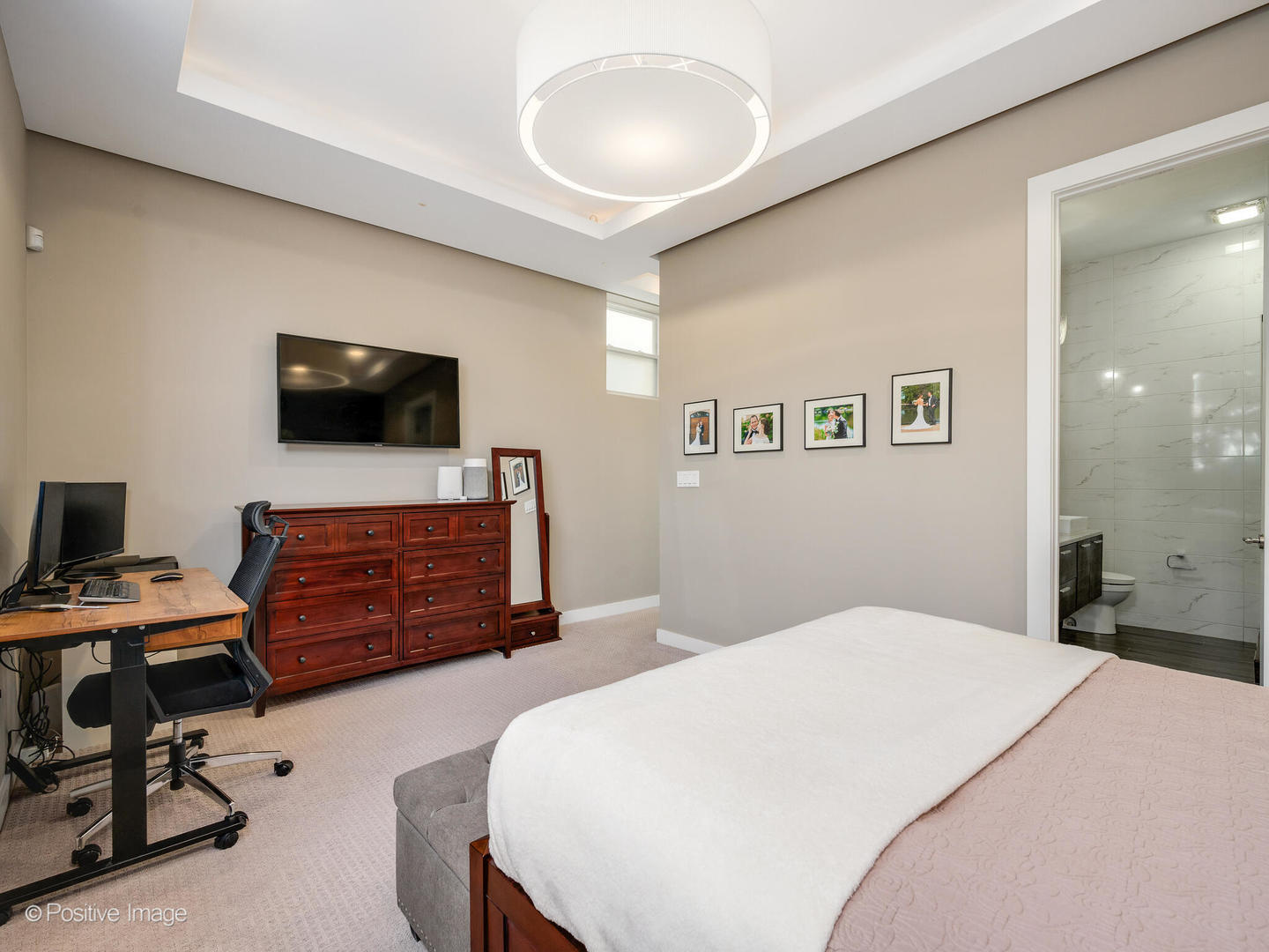 2335 W Lyndale Street Unit: 1