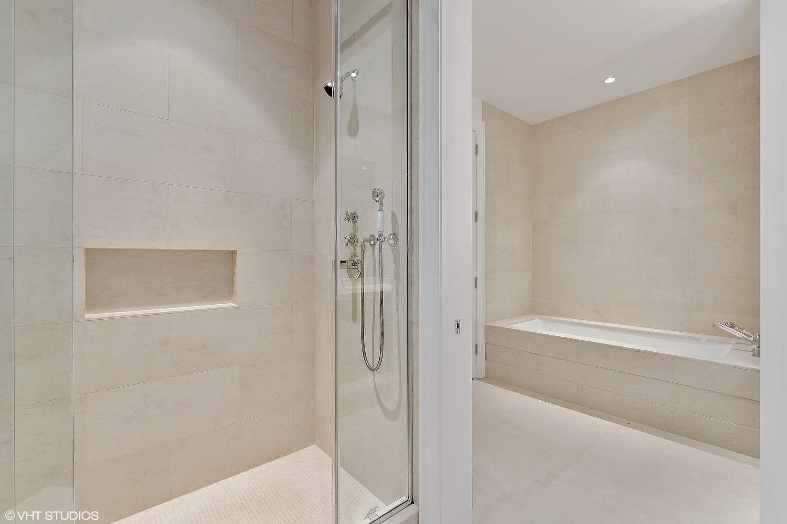 118 E ERIE Street Unit: 29F