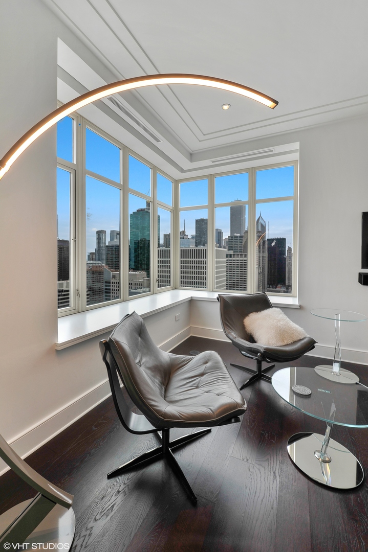 118 E ERIE Street Unit: 29F