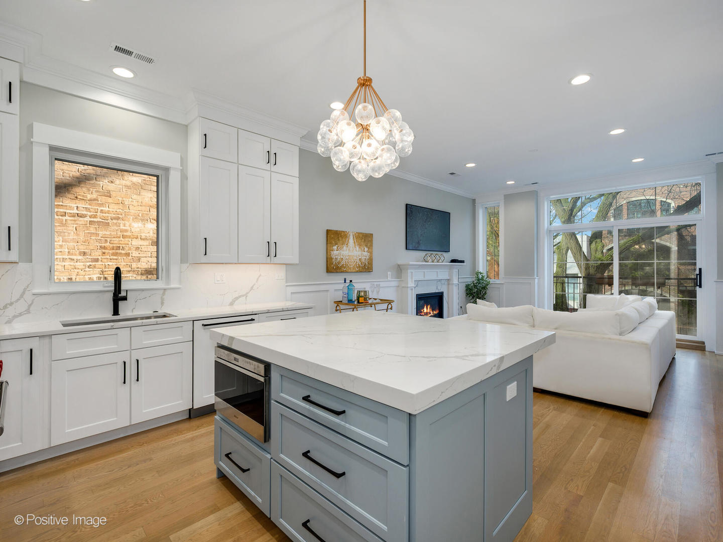 2143 N Racine Avenue Unit: 2