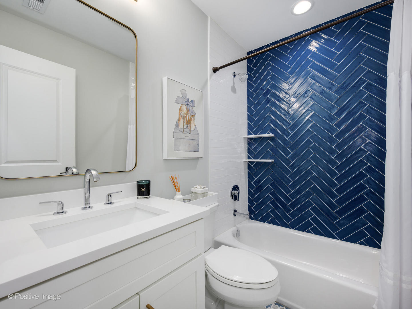 2143 N Racine Avenue Unit: 2