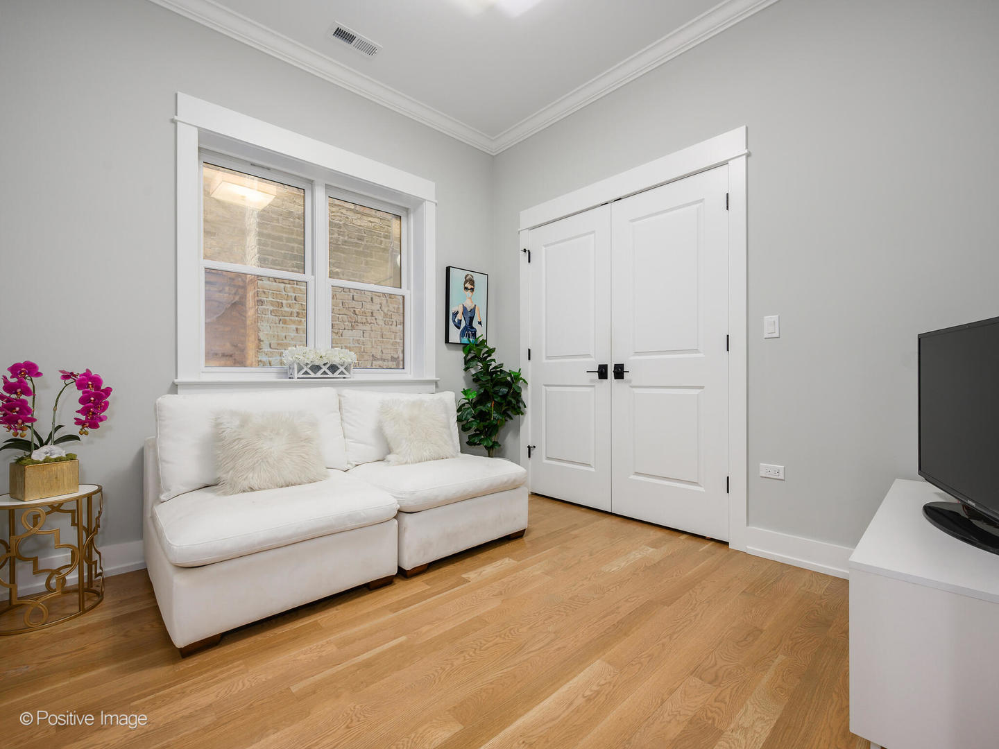 2143 N Racine Avenue Unit: 2