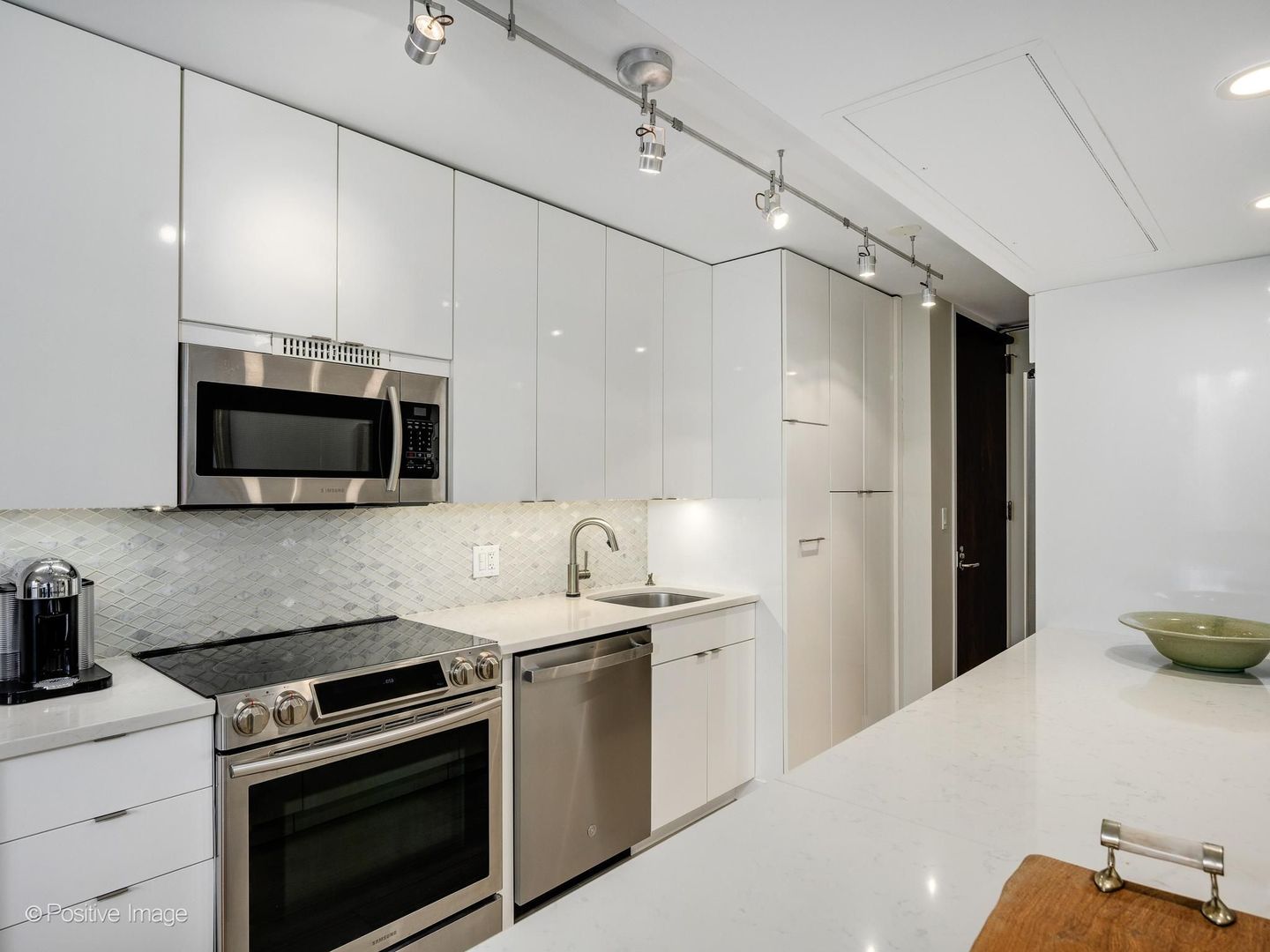 1310 N Ritchie Court Unit: 11C