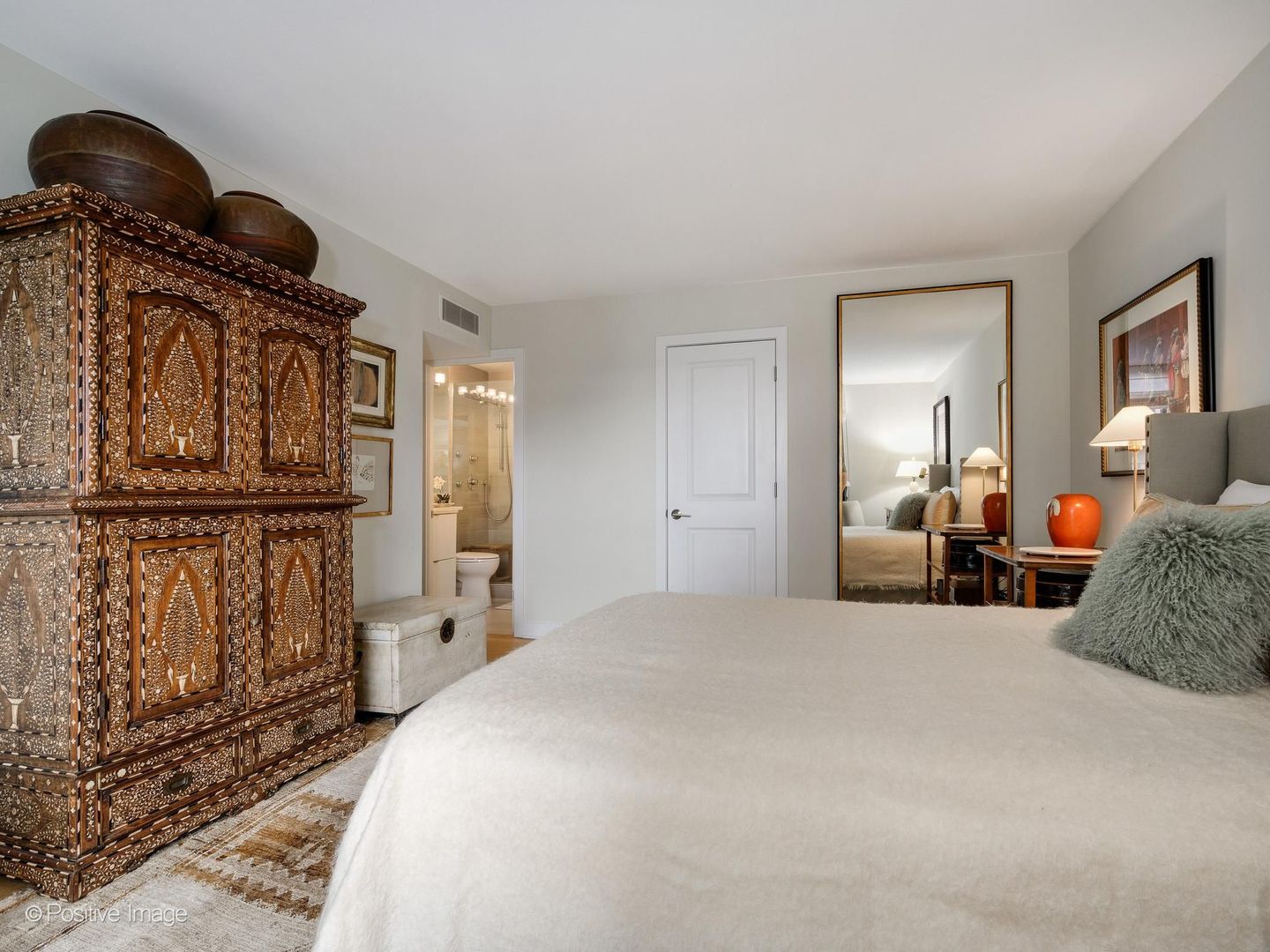 1310 N Ritchie Court Unit: 11C