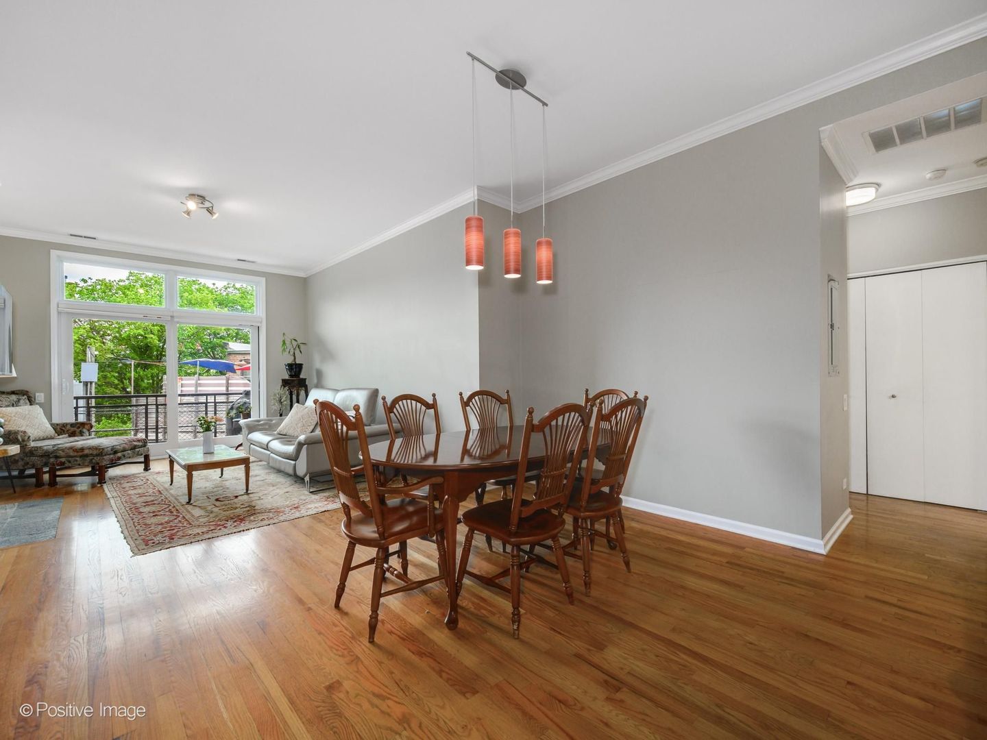 2089 W Wabansia Avenue Unit: 202
