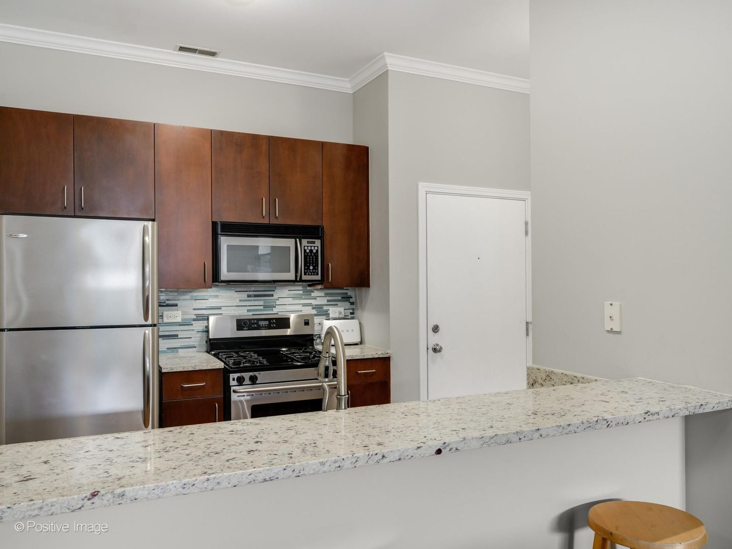 2089 W Wabansia Avenue Unit: 202