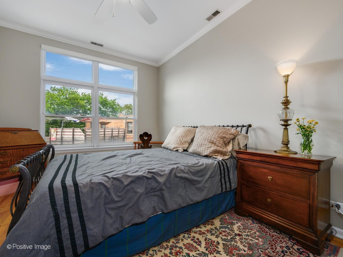 2089 W Wabansia Avenue Unit: 202