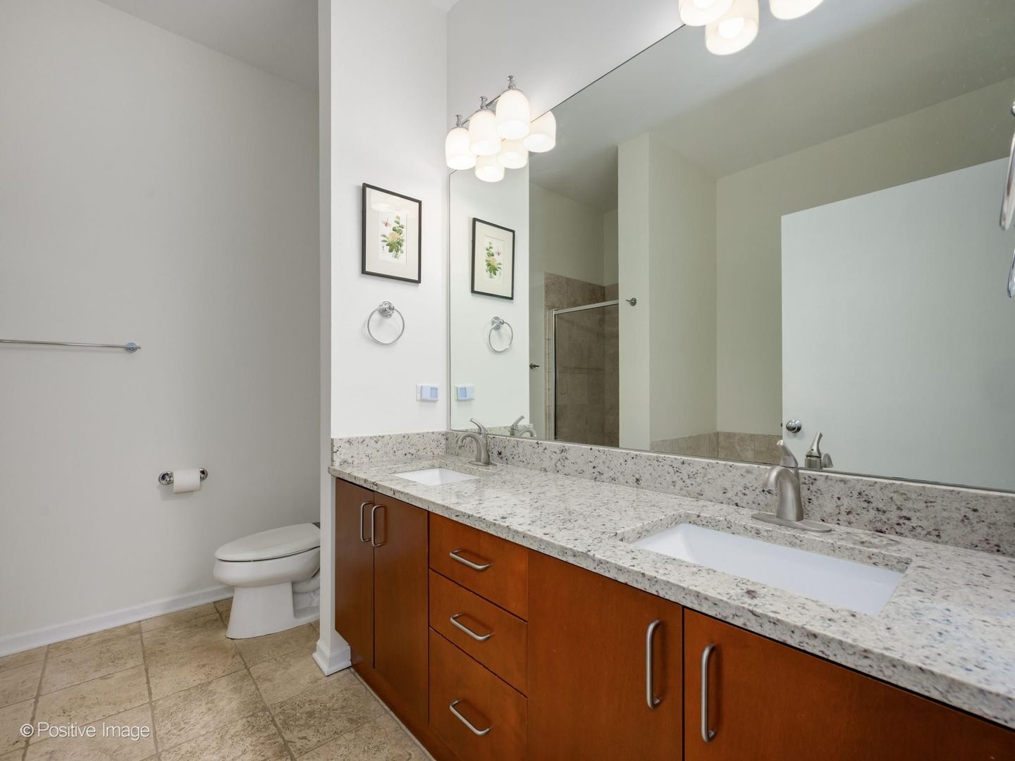 2089 W Wabansia Avenue Unit: 202