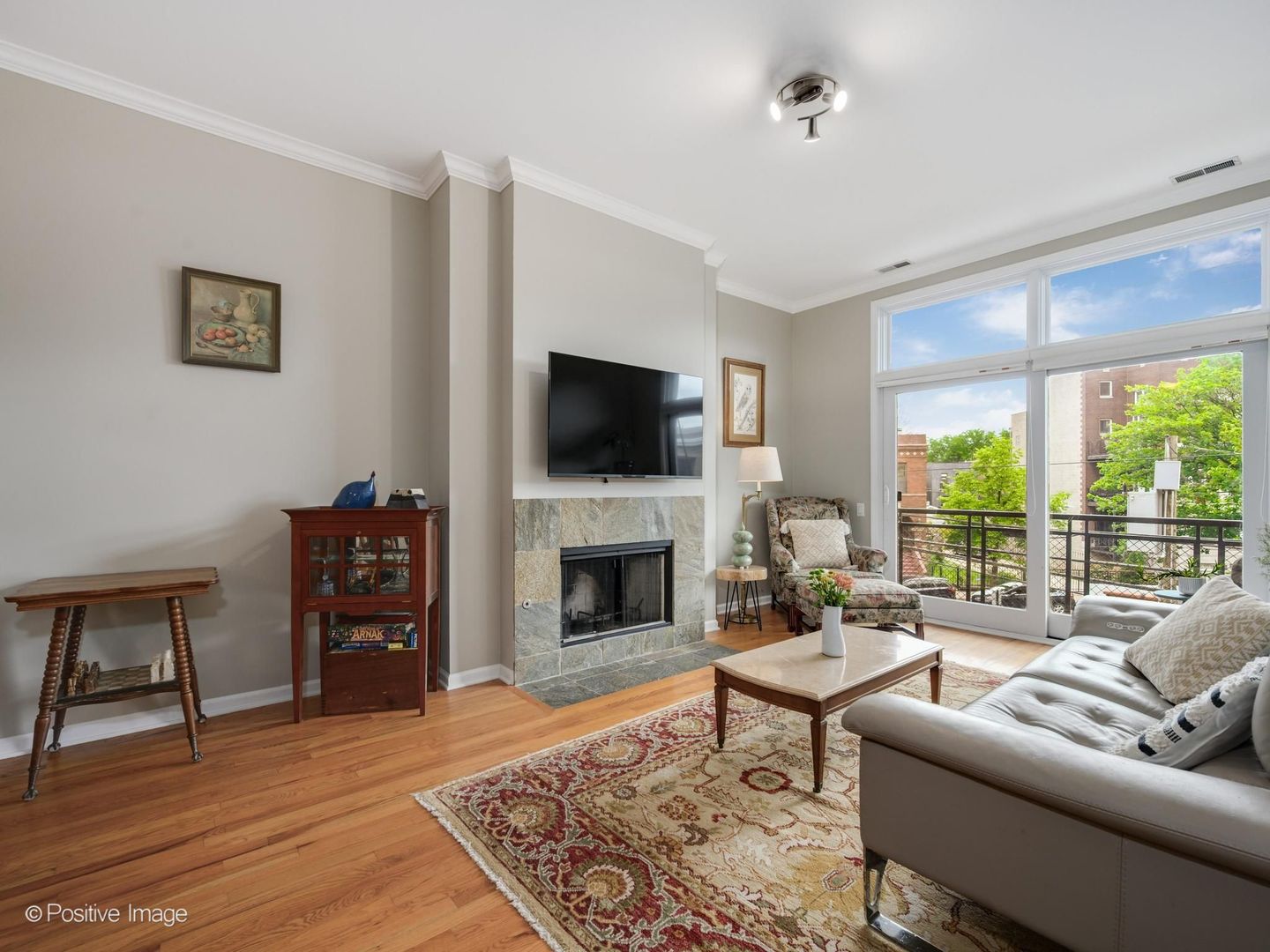 2089 W Wabansia Avenue Unit: 202