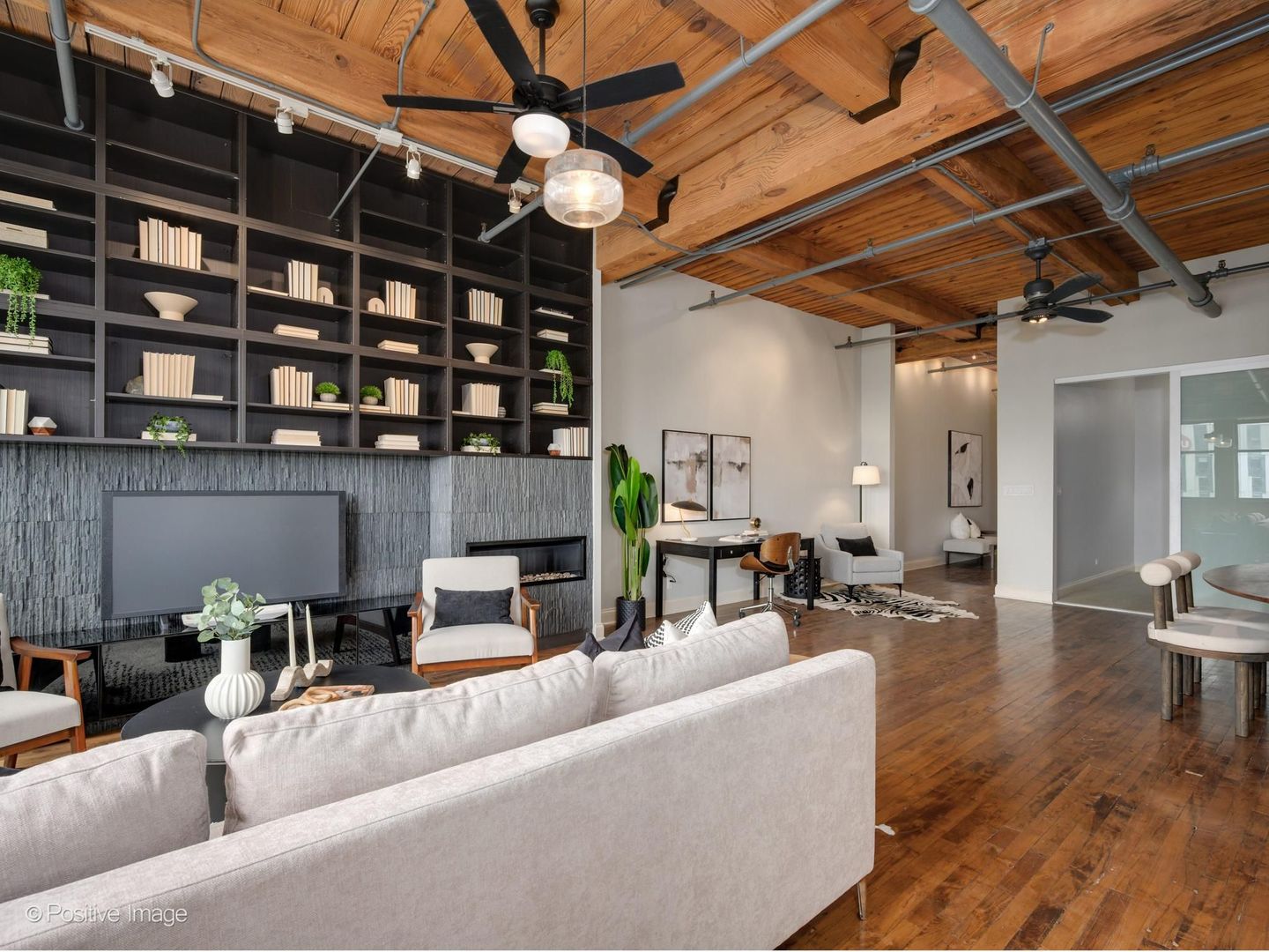 411 S SANGAMON Street Unit: 7D