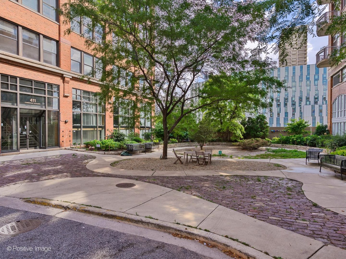 411 S SANGAMON Street Unit: 7D