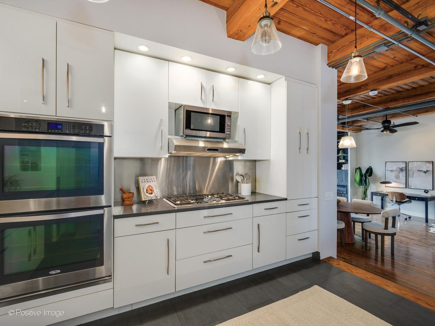 411 S SANGAMON Street Unit: 7D