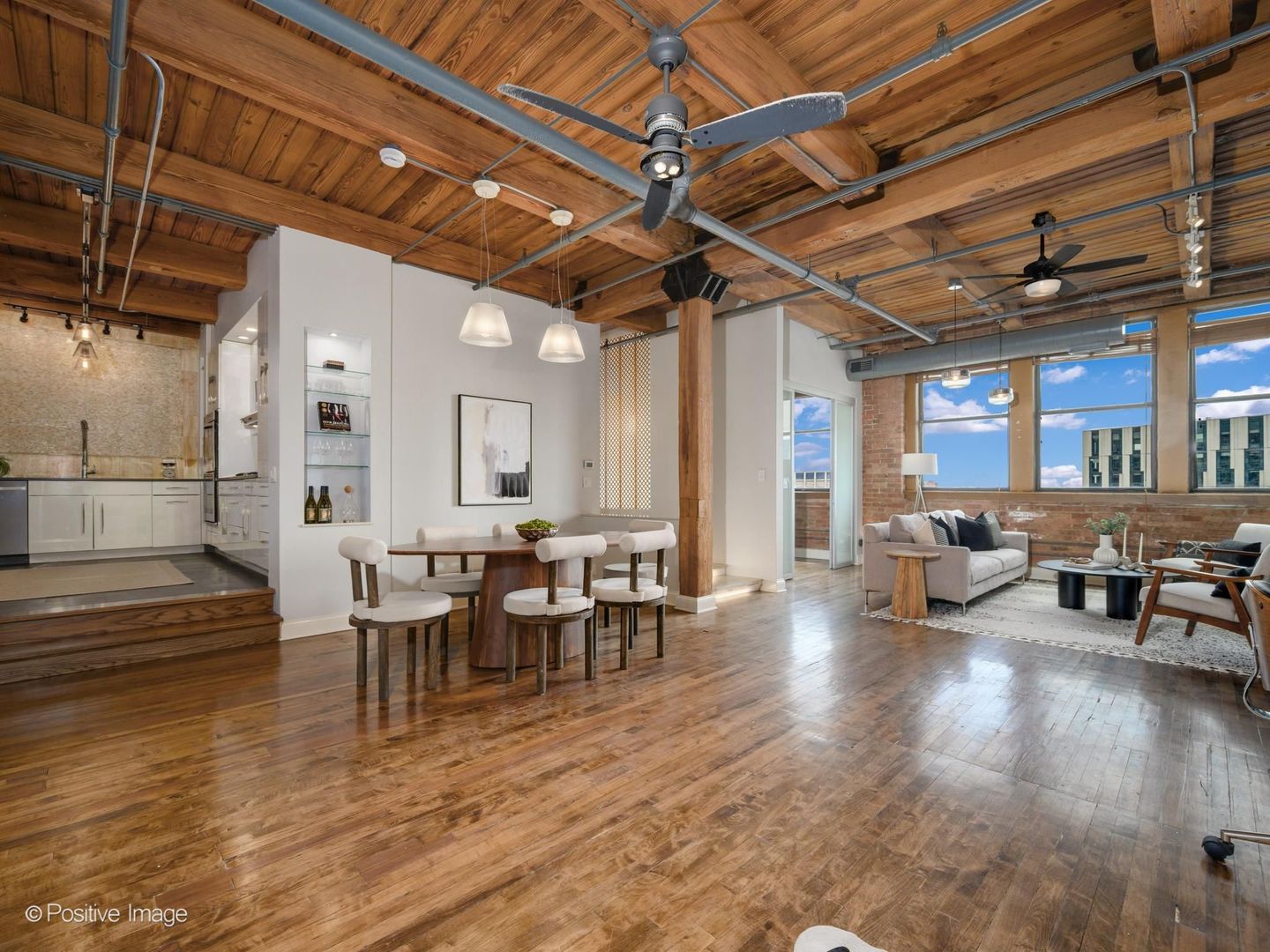 411 S SANGAMON Street Unit: 7D