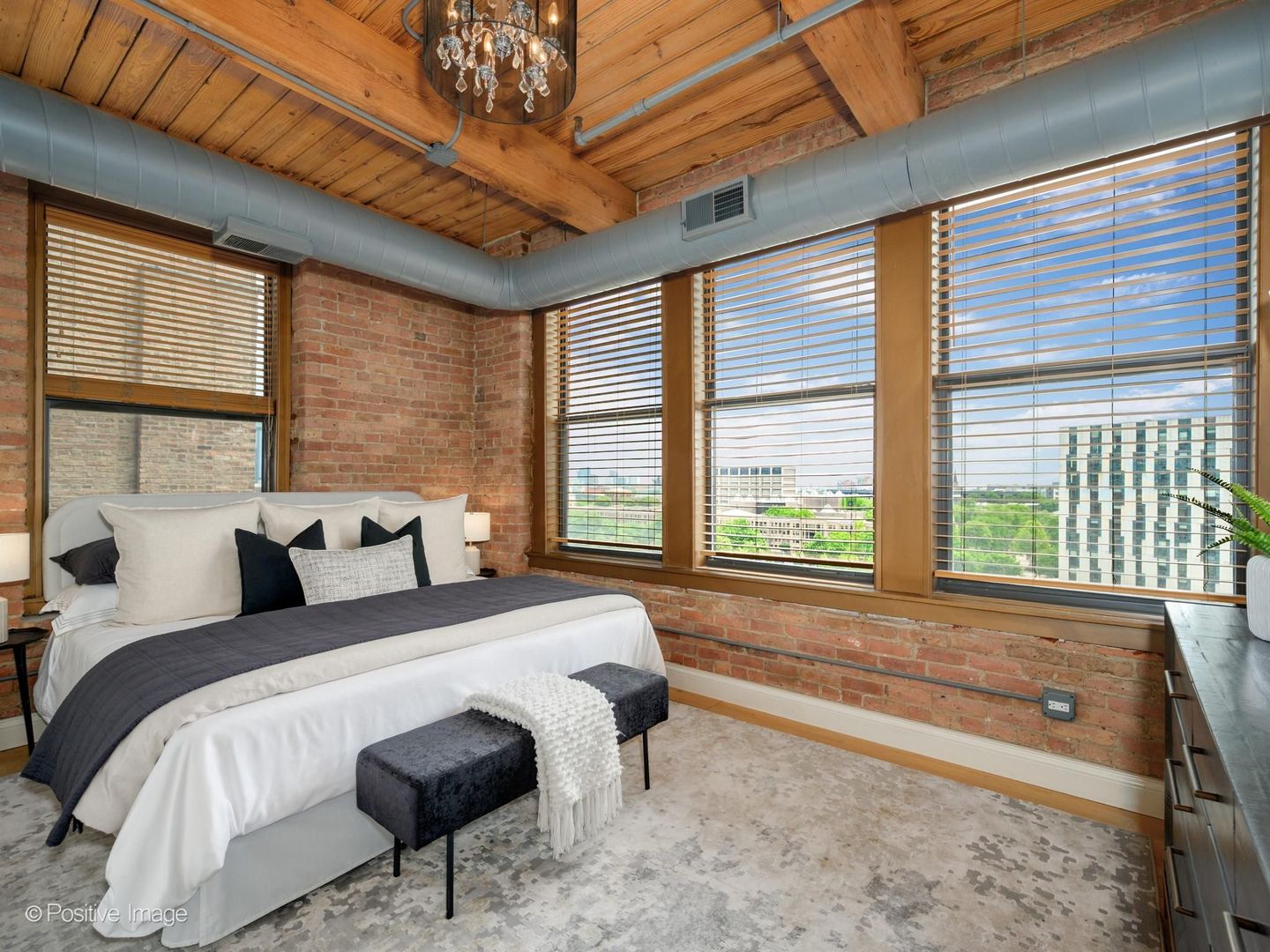 411 S SANGAMON Street Unit: 7D