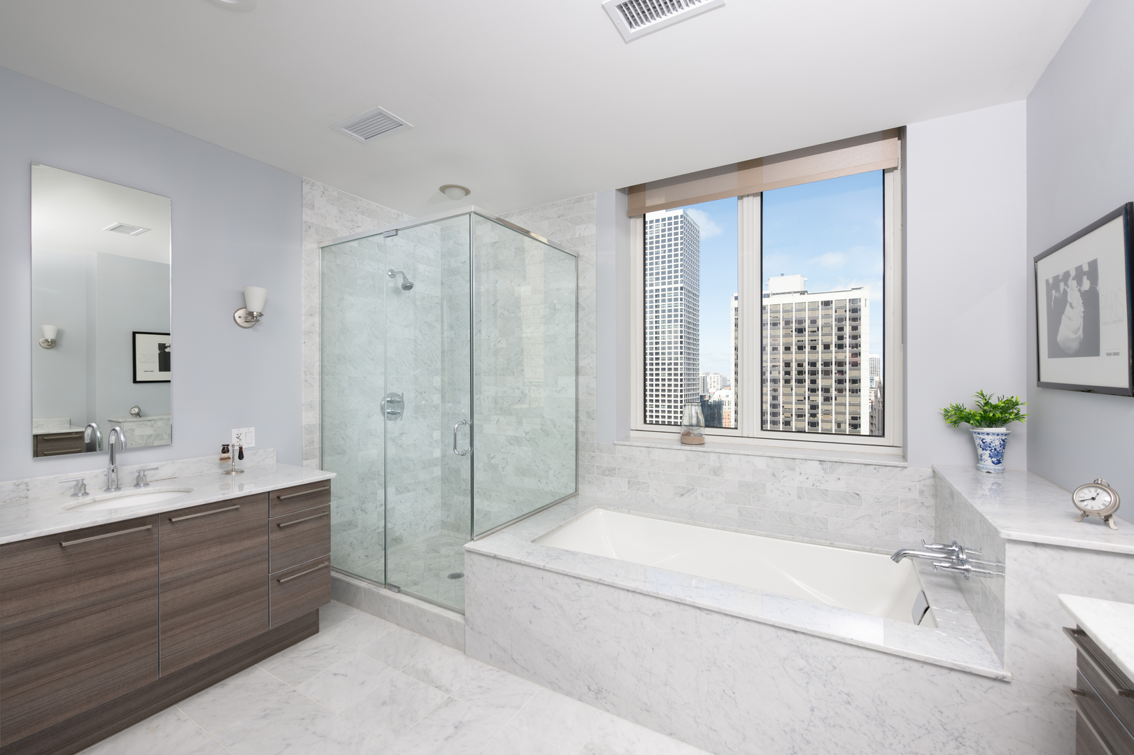 10 E Delaware Place Unit: 25B