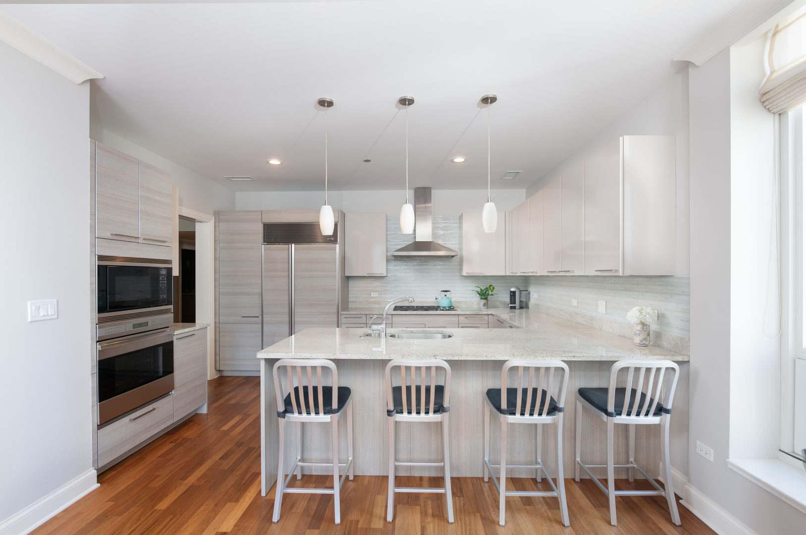 10 E Delaware Place Unit: 25B
