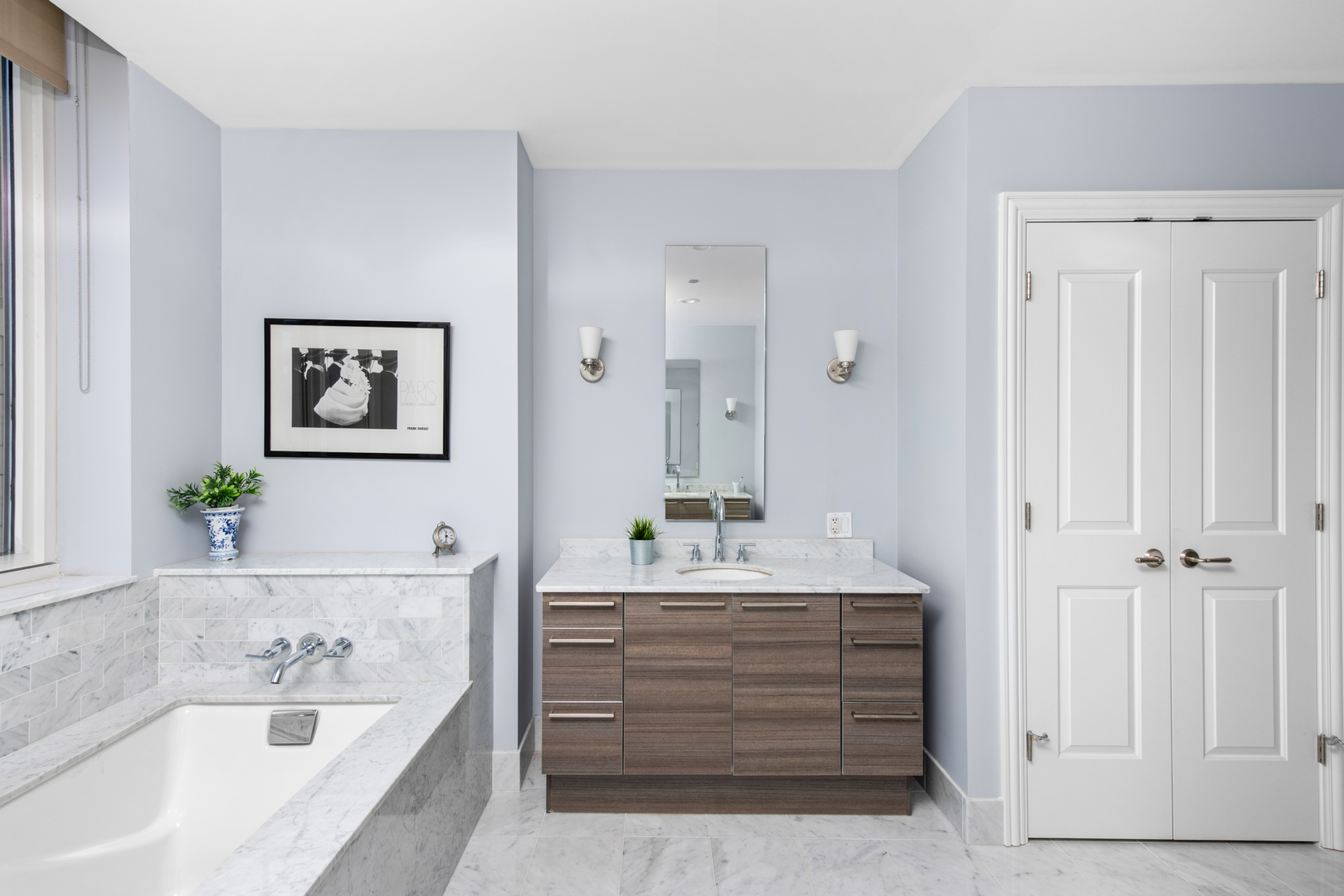 10 E Delaware Place Unit: 25B