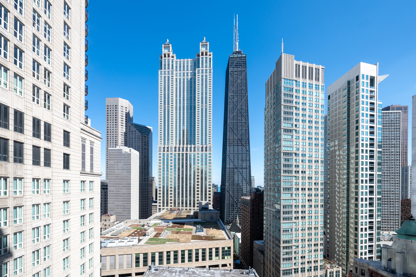 10 E Delaware Place Unit: 25B