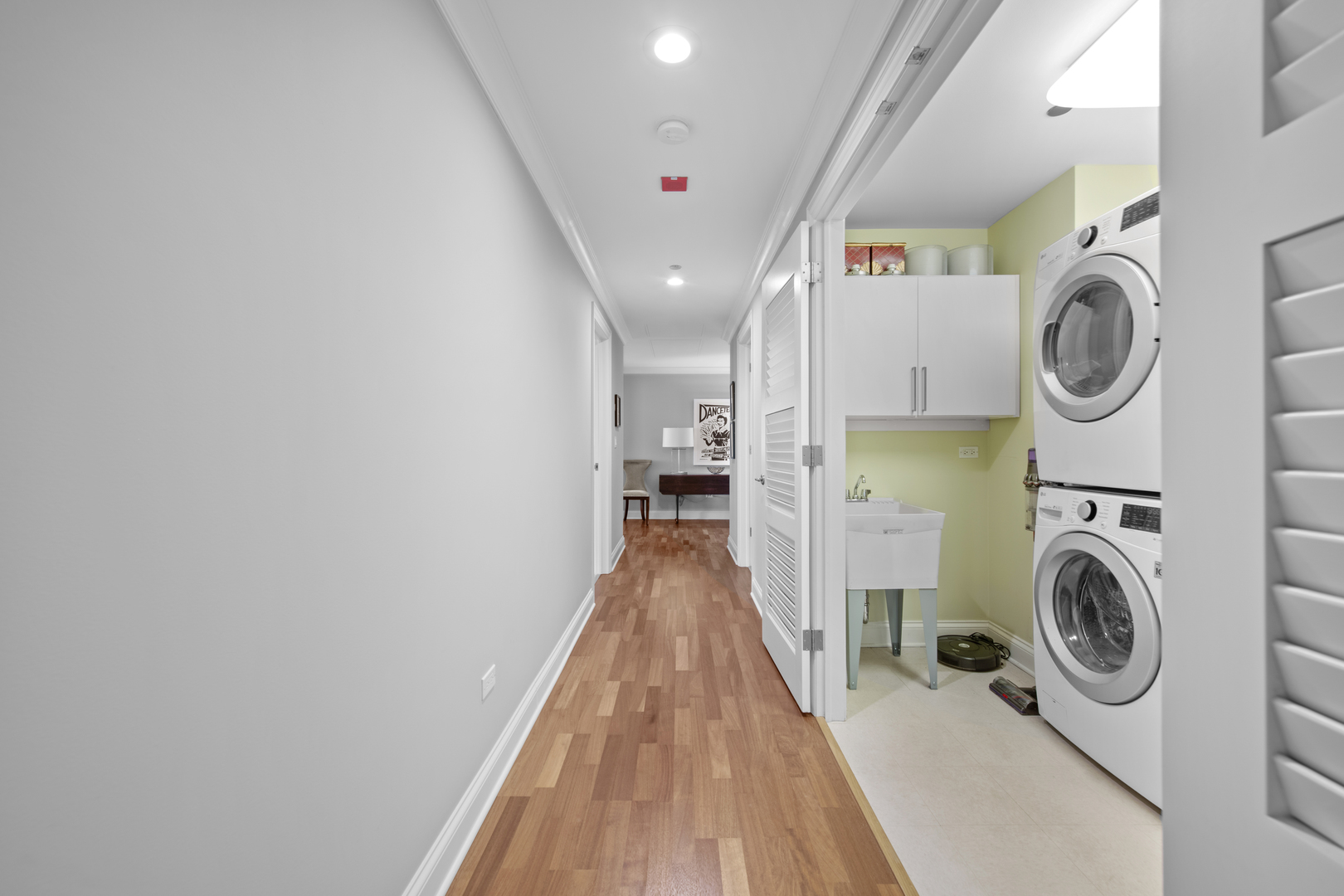 10 E Delaware Place Unit: 25B