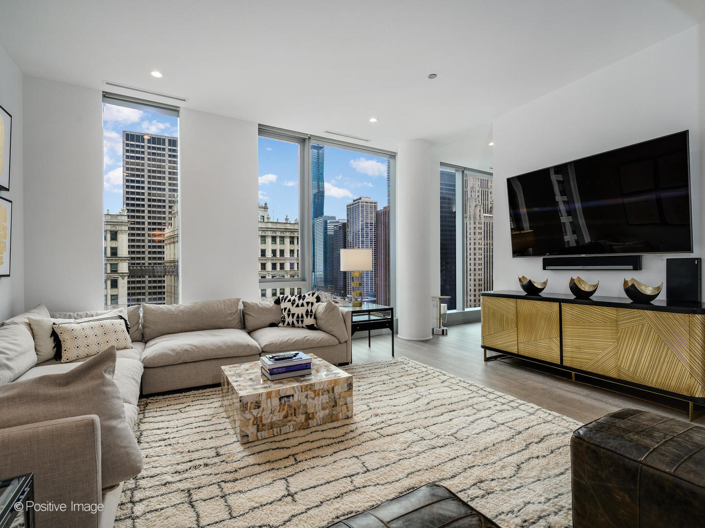 403 N Wabash Avenue Unit: 15A
