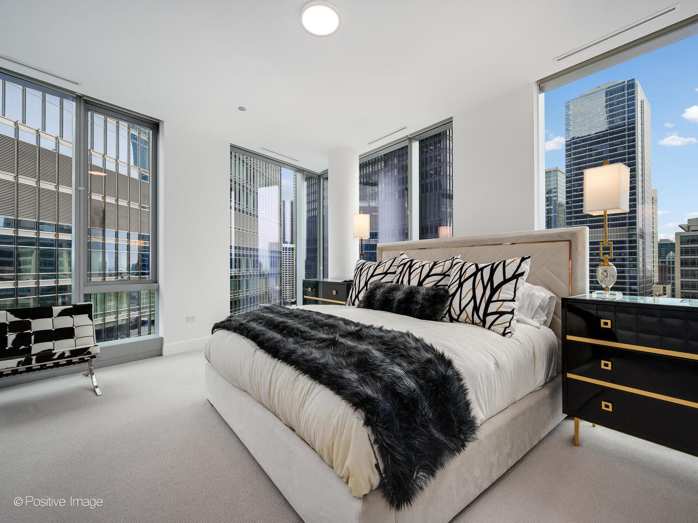403 N Wabash Avenue Unit: 15A