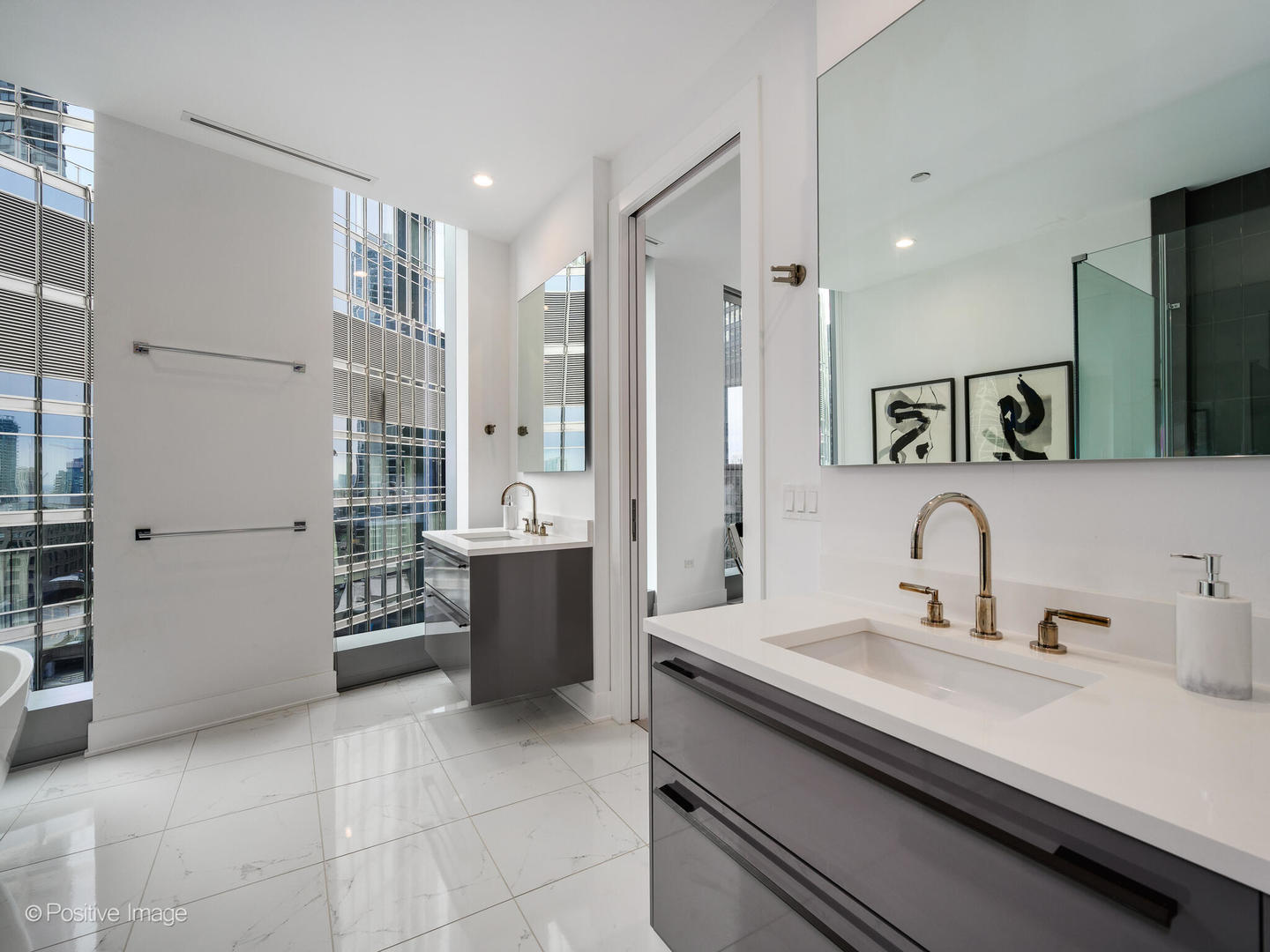 403 N Wabash Avenue Unit: 15A