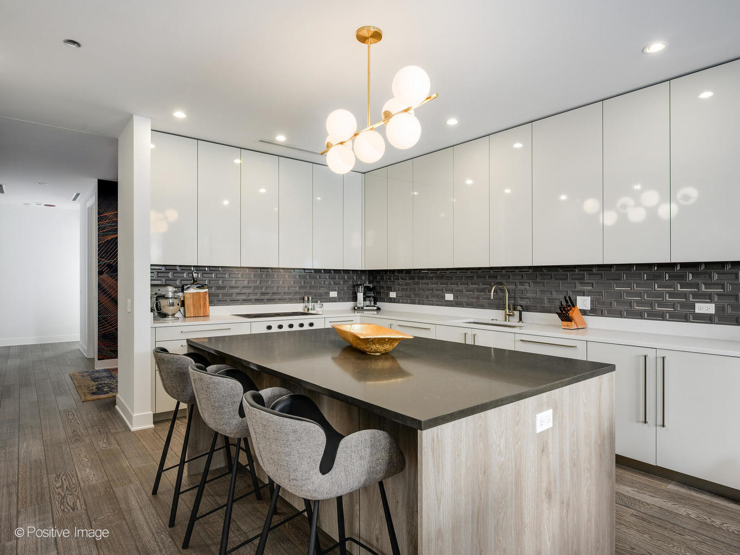 403 N Wabash Avenue Unit: 15A