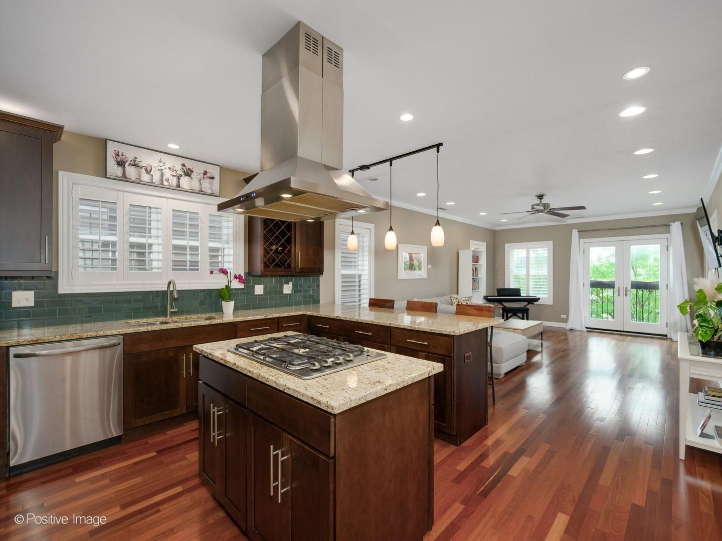 2849 N ASHLAND Avenue Unit: 2S