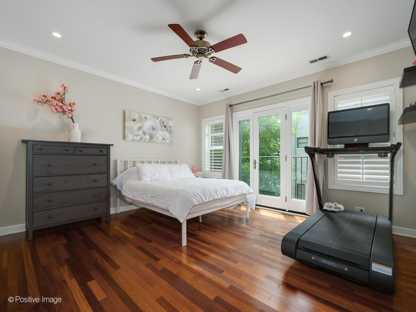 2849 N ASHLAND Avenue Unit: 2S