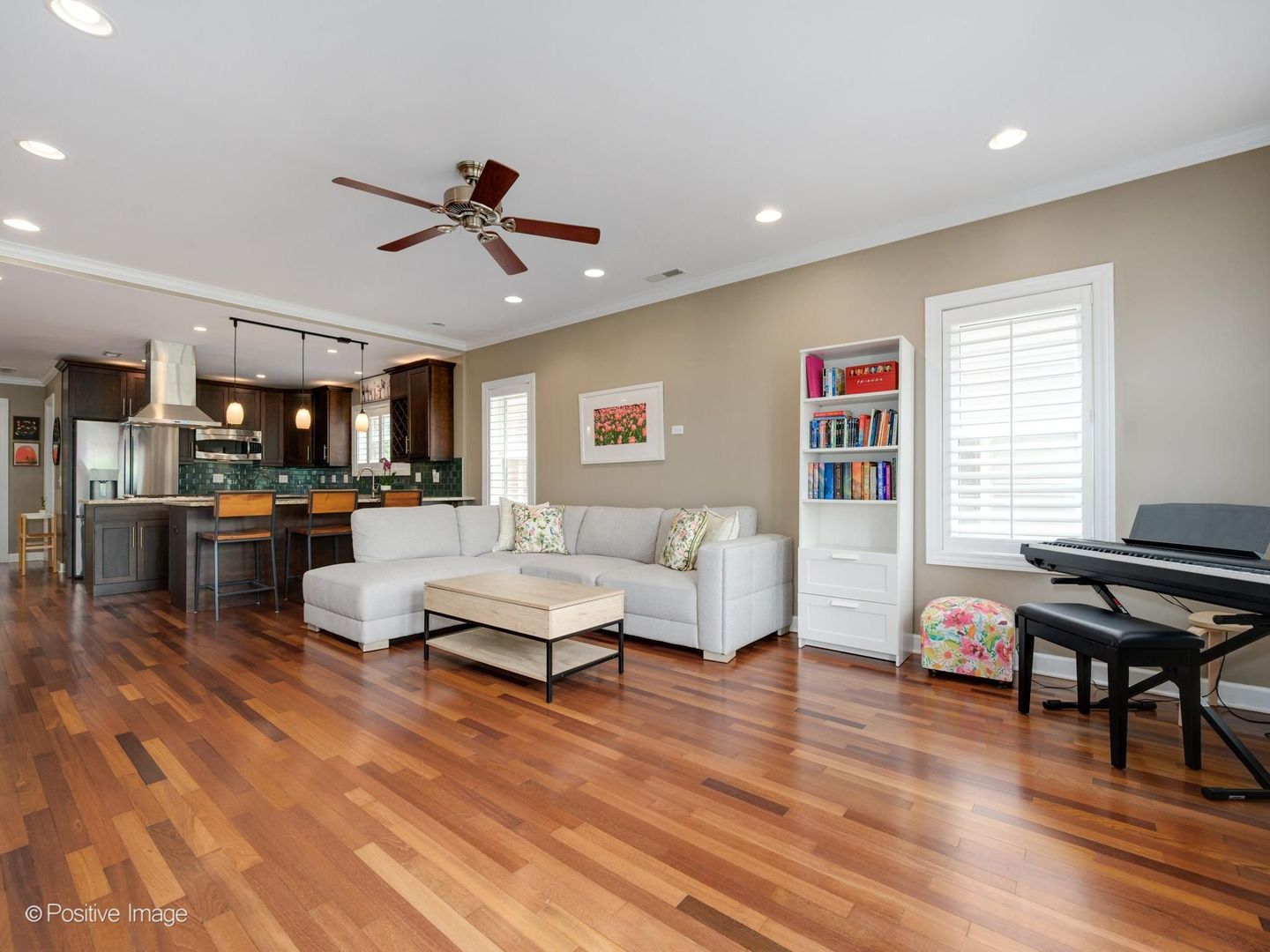 2849 N ASHLAND Avenue Unit: 2S