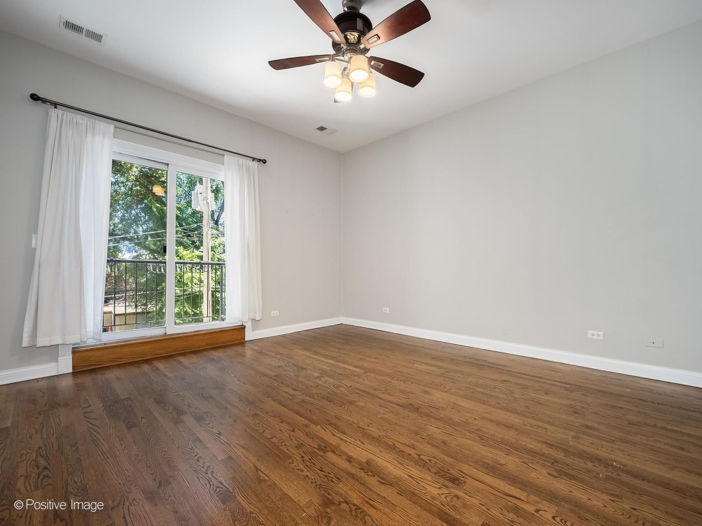 459 N Green Street Unit: 2S