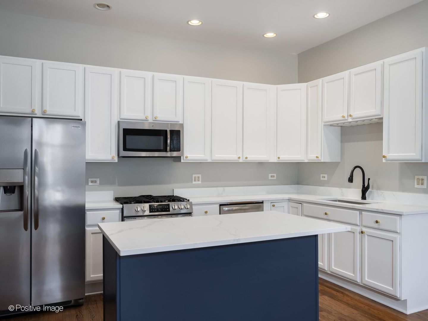 459 N Green Street Unit: 2S