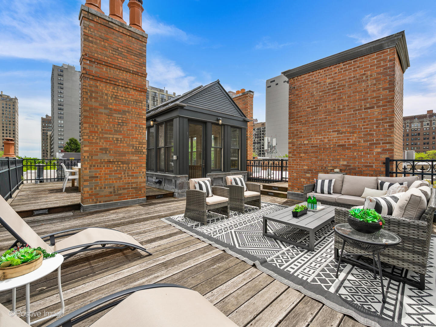 1454 N Dearborn Street
