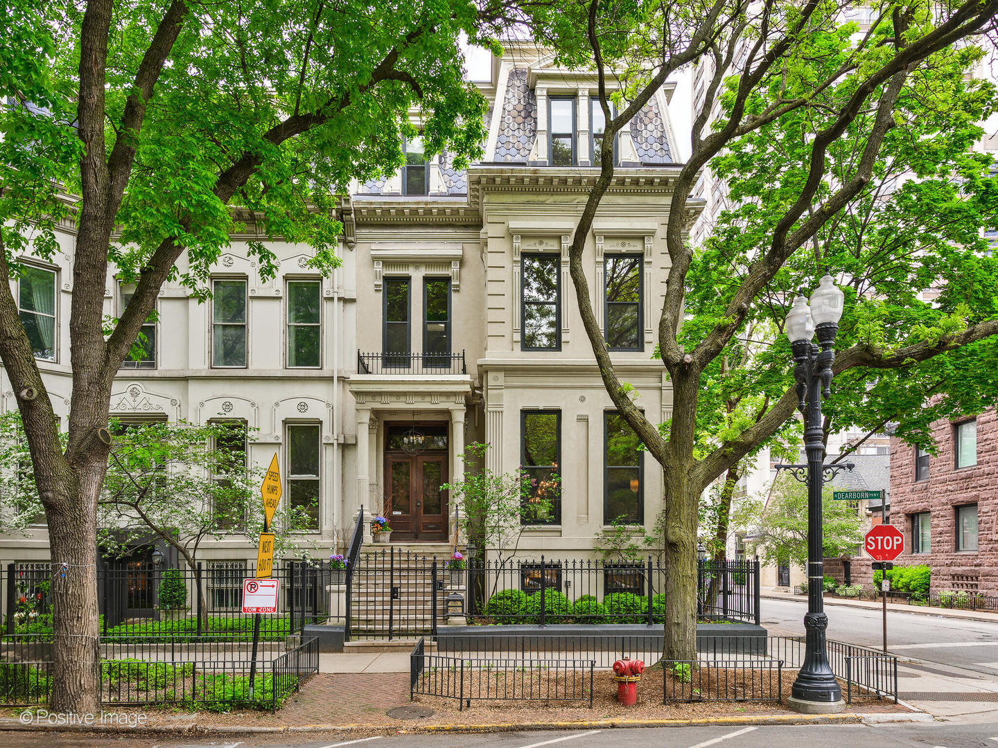 1454 N Dearborn Street