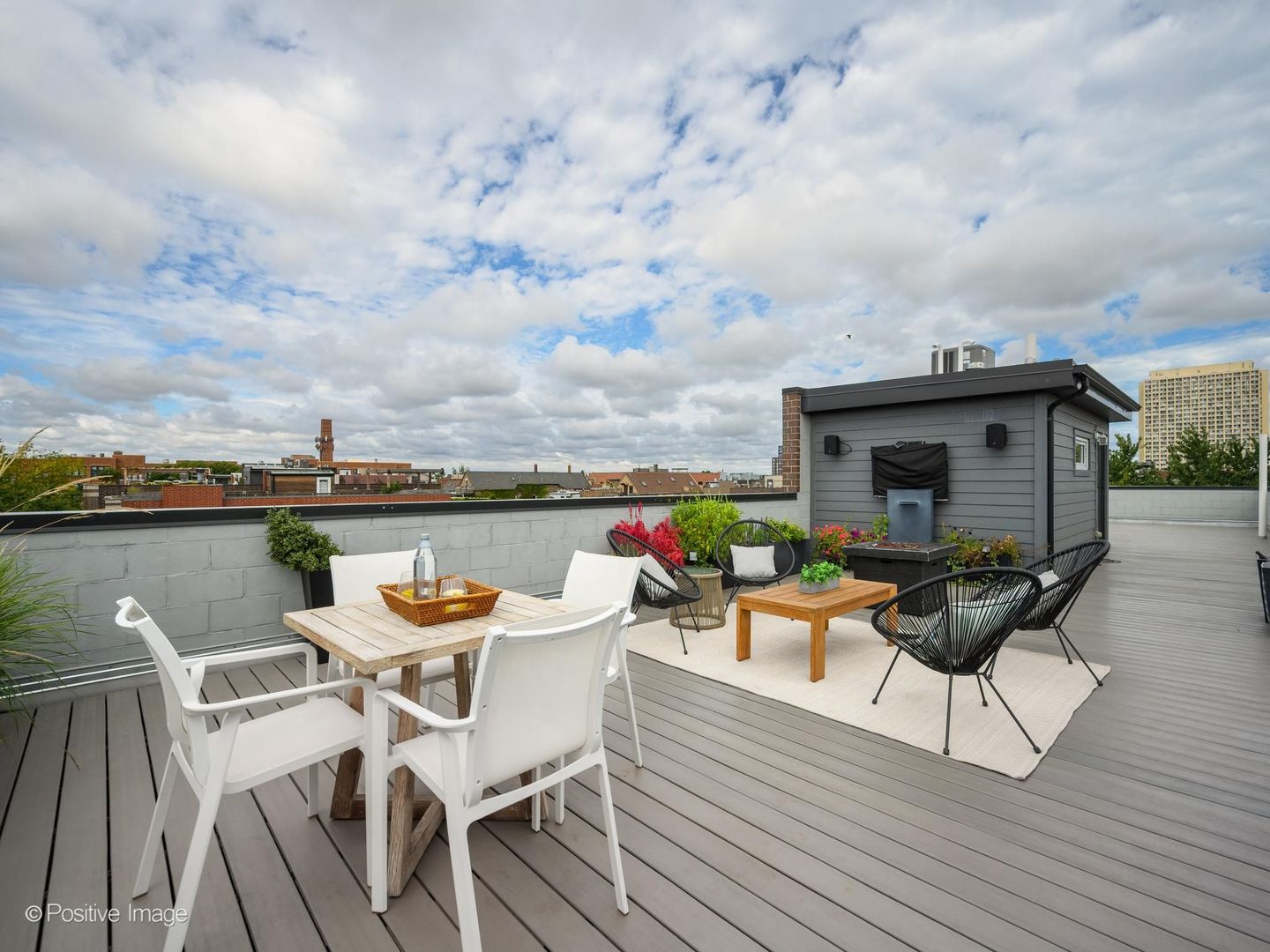 1504 W Walton Street Unit: 3