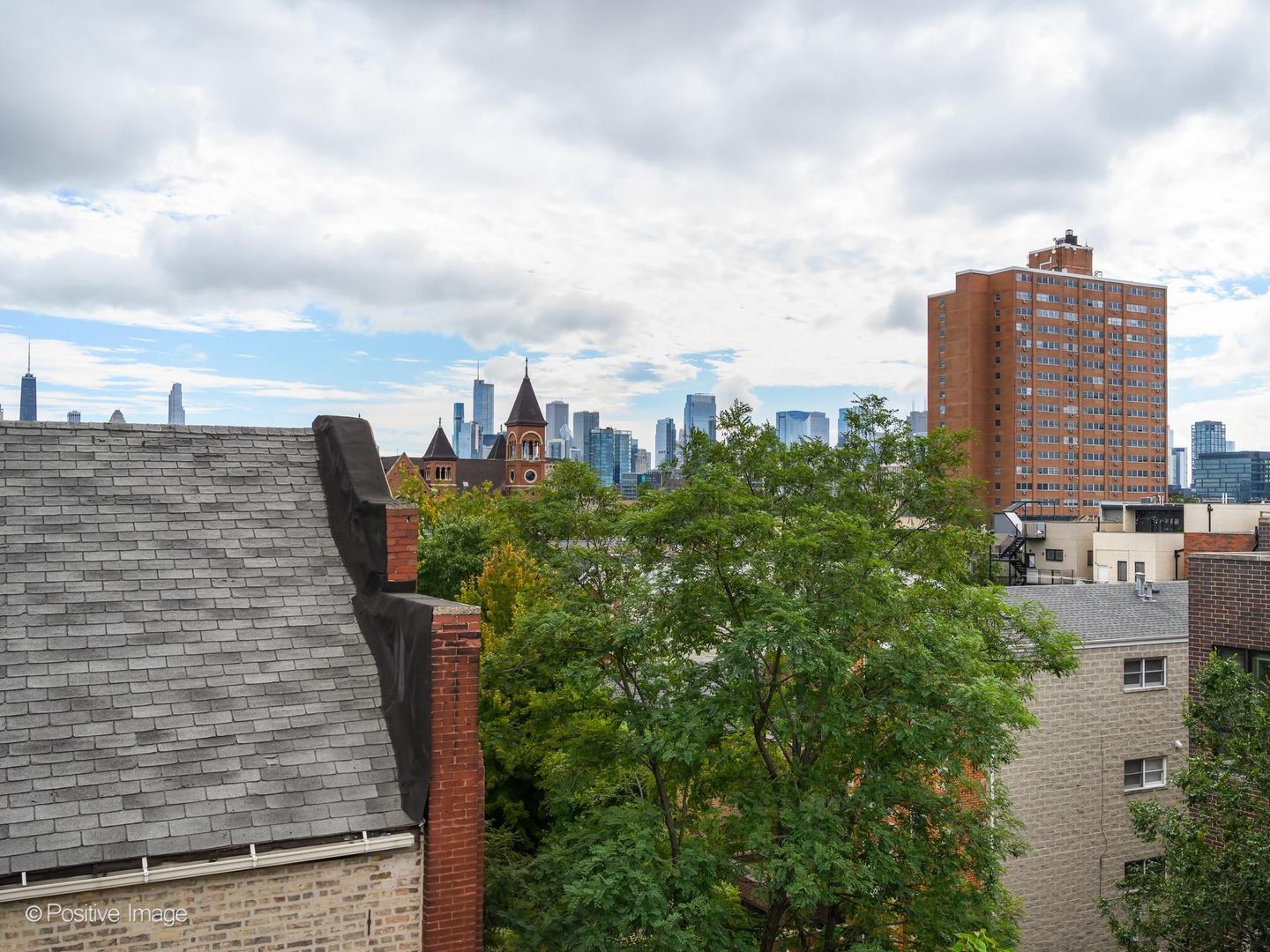 1504 W Walton Street Unit: 3