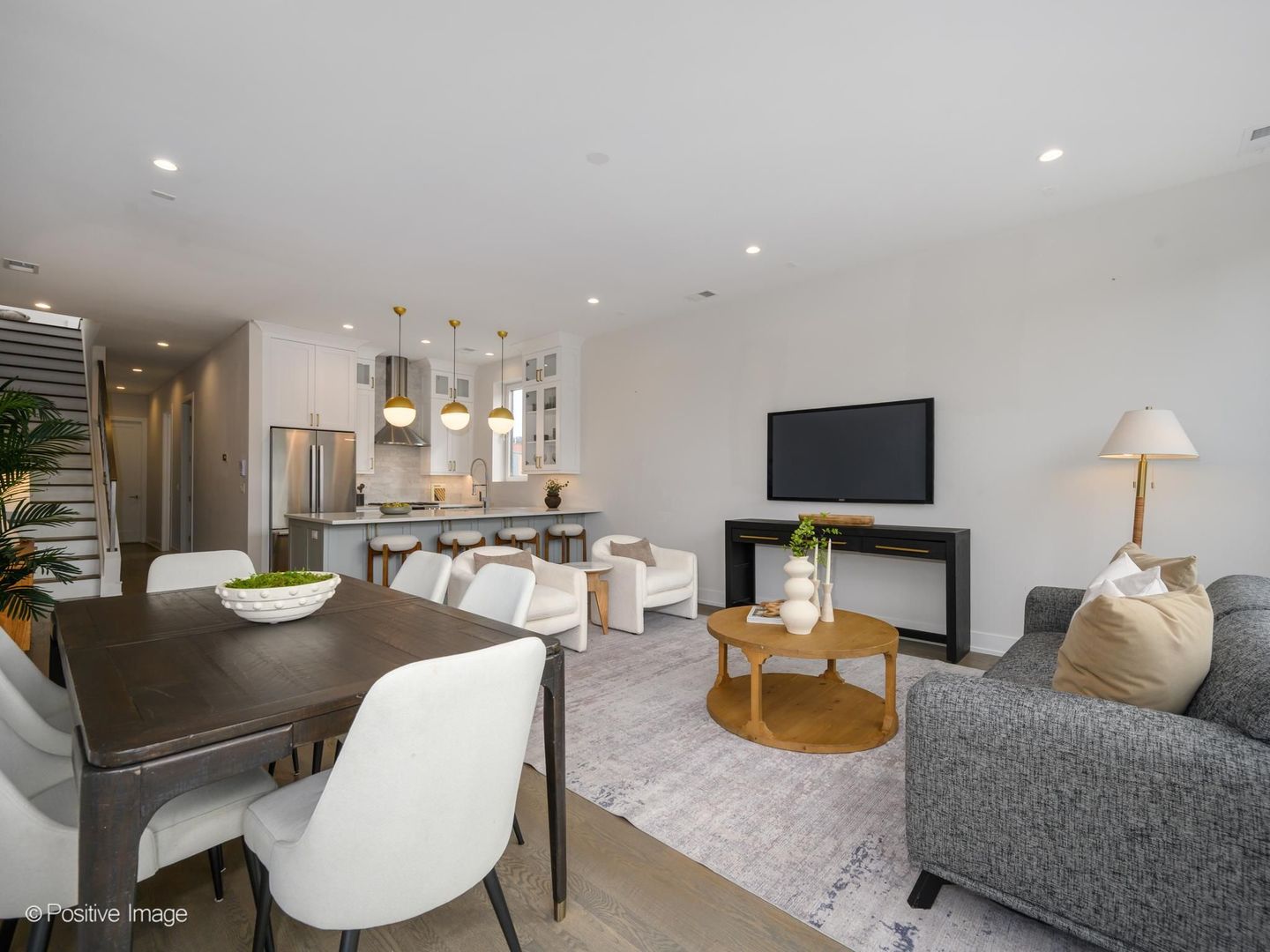 1504 W Walton Street Unit: 3