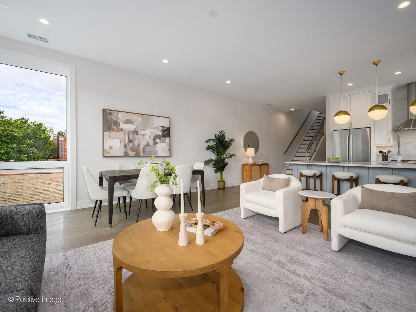 1504 W Walton Street Unit: 3