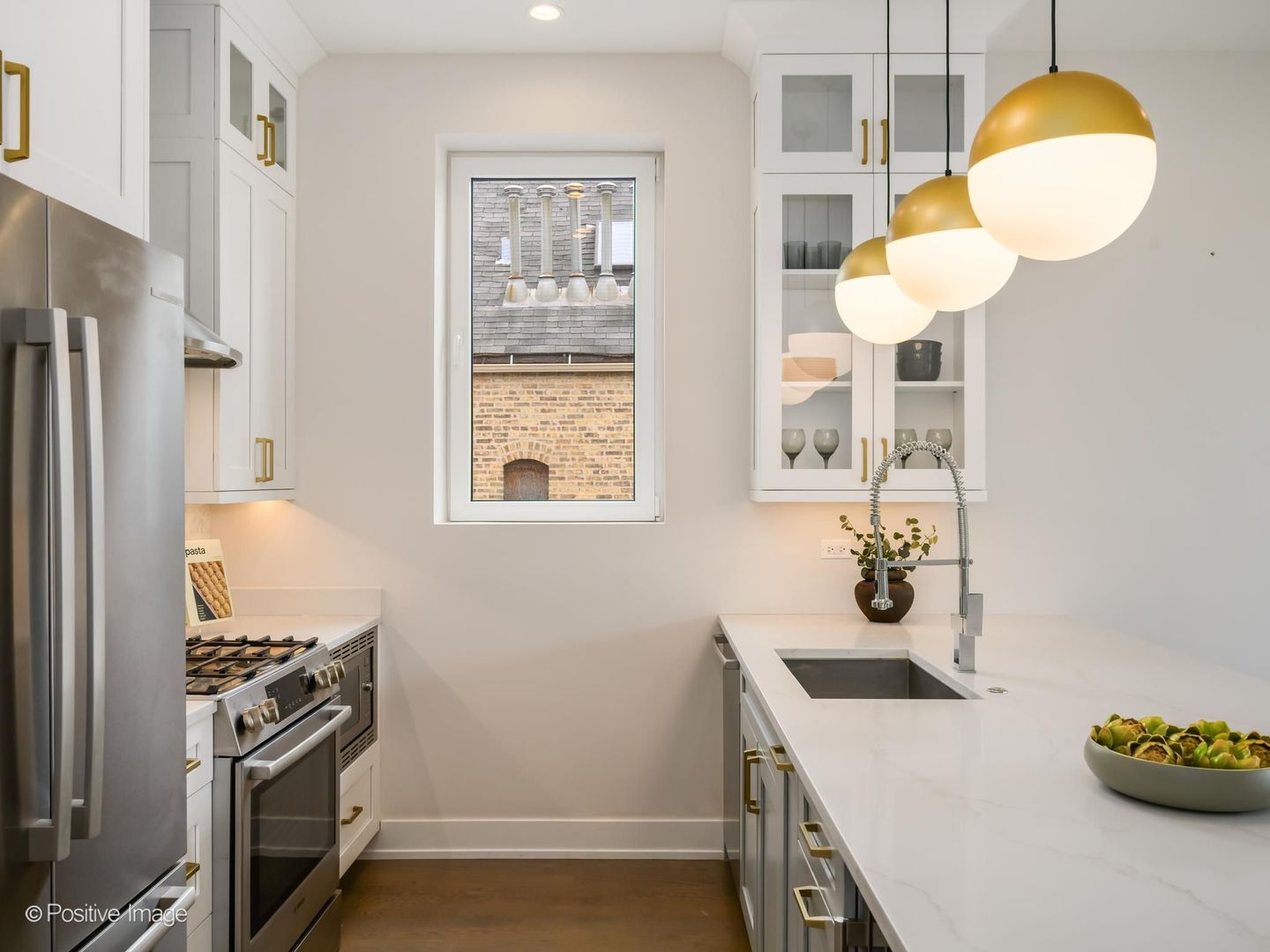 1504 W Walton Street Unit: 3