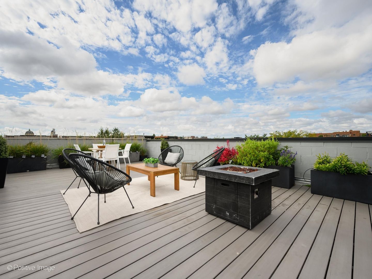 1504 W Walton Street Unit: 3